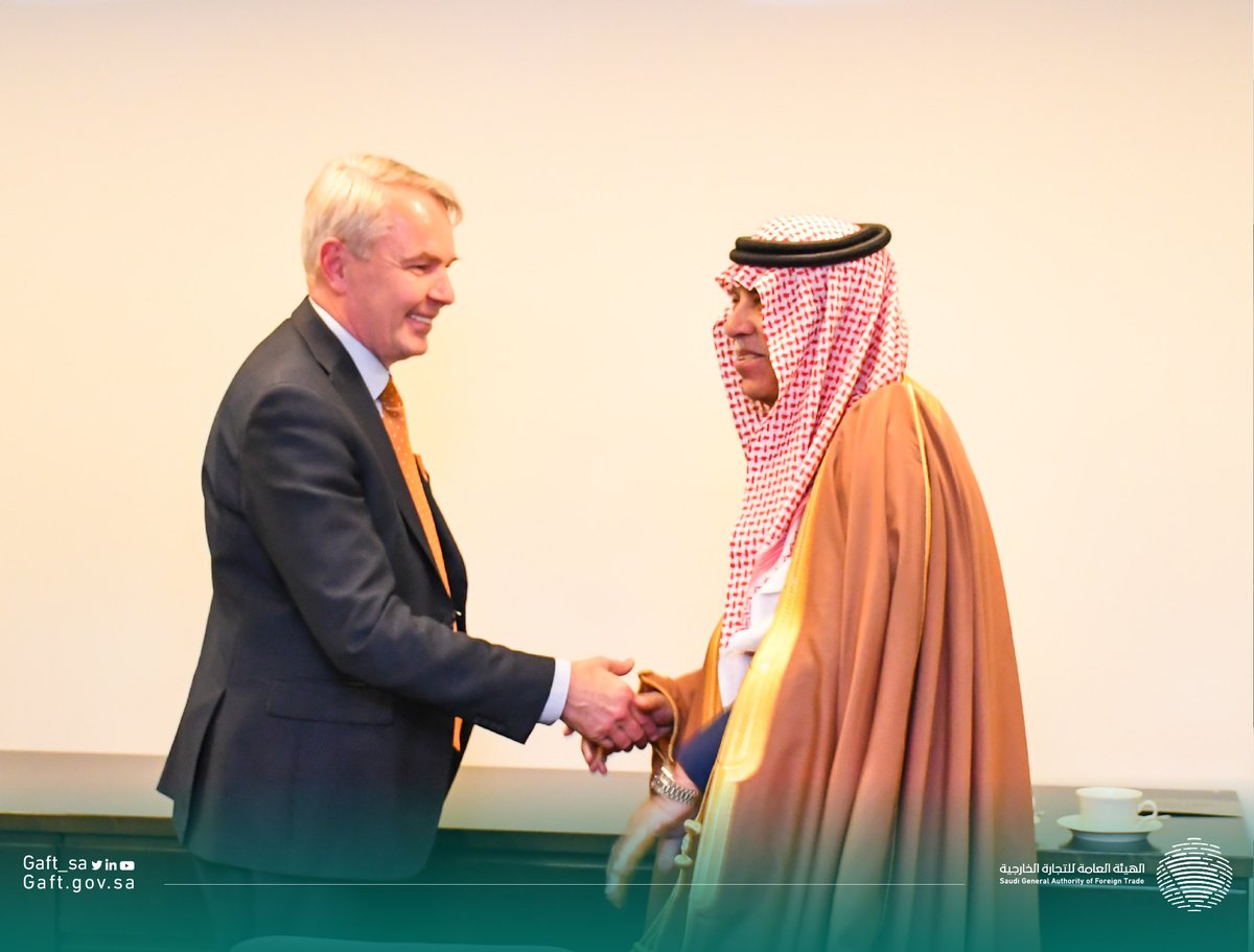 gaft_sa's tweet photo. The Minister of Commerce, Chairman of the Board of Directors of the General Authority of #Foreign_Trade, Dr. Majid Al-Qasabi meets the Finnish Minister of Foreign Affairs. 
#Foreign_Trade_Visits 🇫🇮🇸🇦 https://t.co/IkMrtpXbit