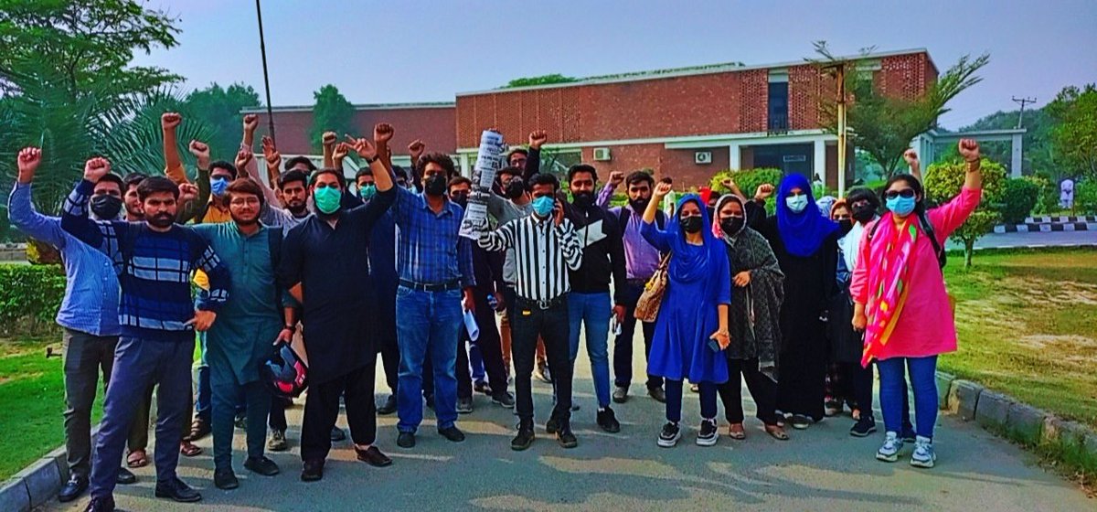 hafizfrazahmad's tweet photo. Be Brave Be a Fighter Guys _
We Have we will In sha Allah 
@AnnsCraft1
#WeRejectVuResult2022 
#wewantjustice
#SayNoToCourseSelection
 #protestforjustice3novbyvu https://t.co/FZSGW9wSBS