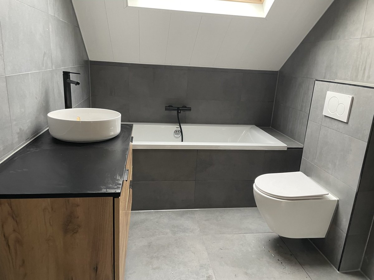 kitmaster71's tweet photo. Natuurlijke kleuren, betonlook β€οΈ it #kitwerk #badkamer #afwerking #ottoseal #betongrijs https://t.co/5vXEdhEqM8