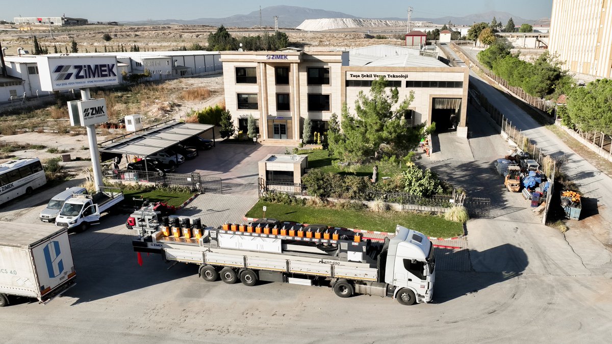zimekmachine's tweet photo. 🇹🇷 Maraş EMC Mermer'in Kalibre ve Polisaj Makinası yüklenmiştir. Hayırlı olmasını diler, Zimek Makina'yı tercih ettikleri için teşekkür ederiz.
🇬🇧Calibriting and Polishing Machinery has been loaded for Maraş EMC Marble.  We wish them good luck and thank them for choosing Zimek. https://t.co/zo27oLKUcn