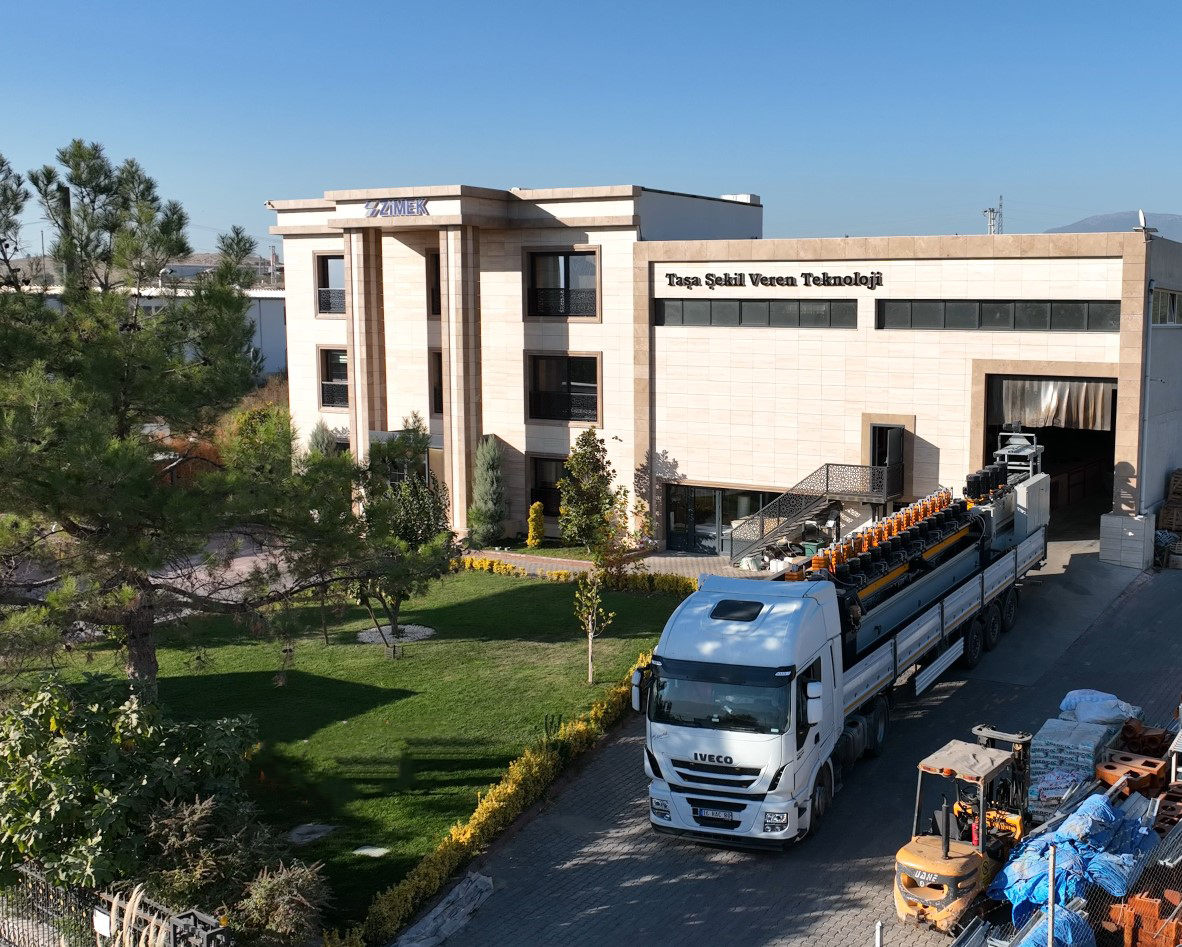 zimekmachine's tweet photo. 🇹🇷 Maraş EMC Mermer'in Kalibre ve Polisaj Makinası yüklenmiştir. Hayırlı olmasını diler, Zimek Makina'yı tercih ettikleri için teşekkür ederiz.
🇬🇧Calibriting and Polishing Machinery has been loaded for Maraş EMC Marble.  We wish them good luck and thank them for choosing Zimek. https://t.co/zo27oLKUcn