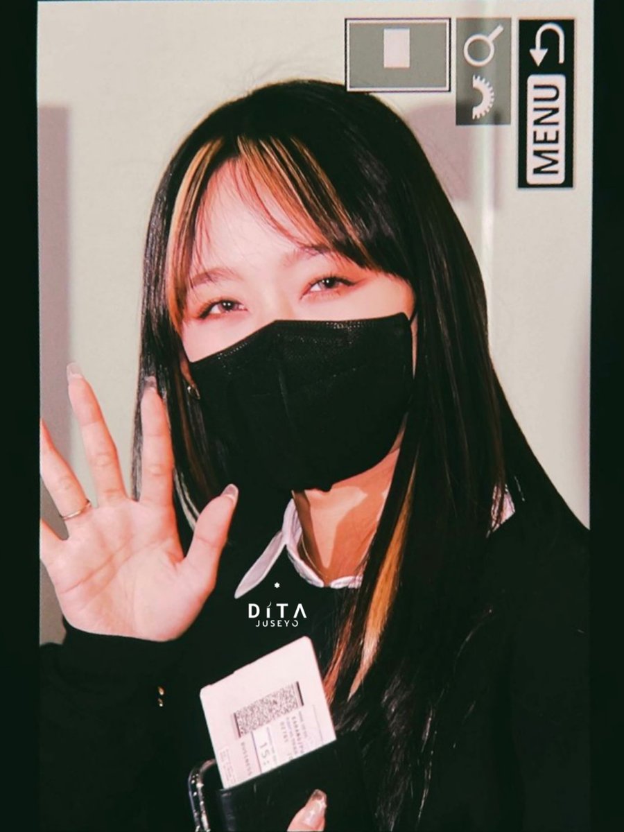 ditajuseyoo's tweet photo. 221103 ICN Preview

새 머리 예쁘다 ♡><♡

#시크릿넘버 #디타 #SECRET_NUMBER #DITA @5ecretNumber https://t.co/qnXDAWdas8