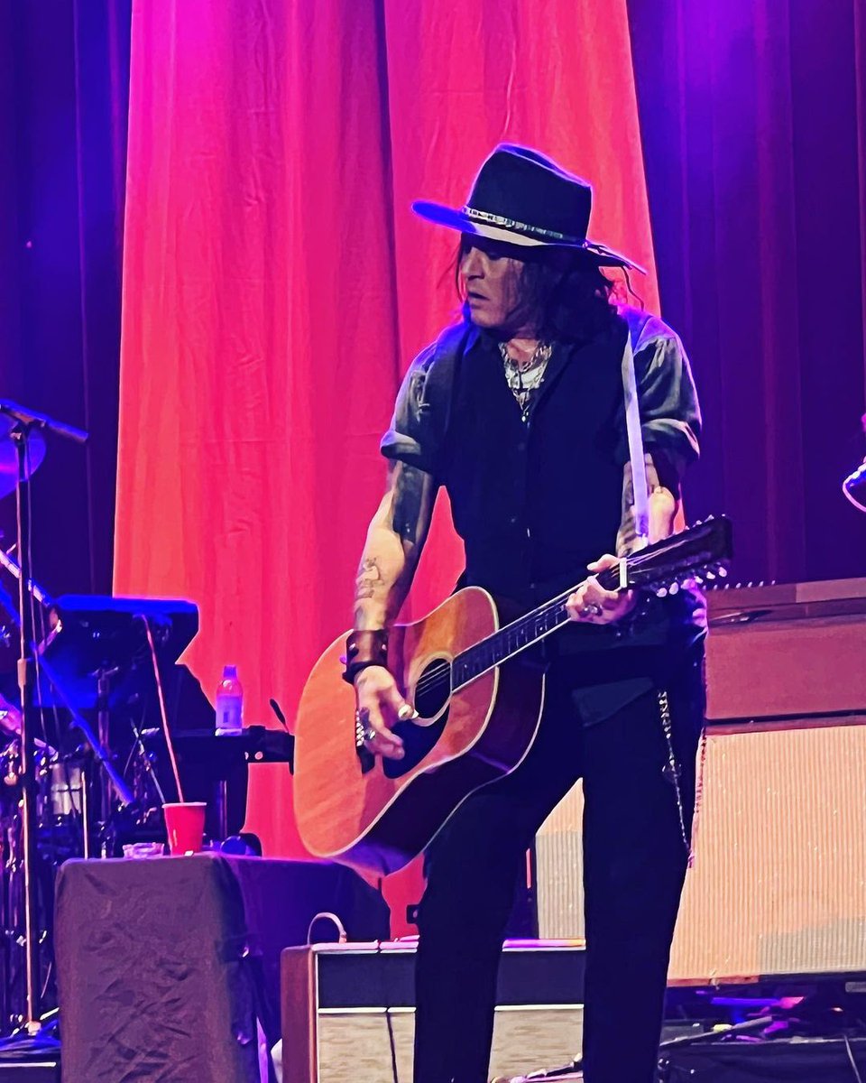 ReemDepp's tweet photo. Johnny Depp at the Pechanga Resort Casino,Pechanga Pkwy, Temecula, CA on November 2nd, 2022 ( via wolf_man_ IG). https://t.co/XP2Kbwm4ii