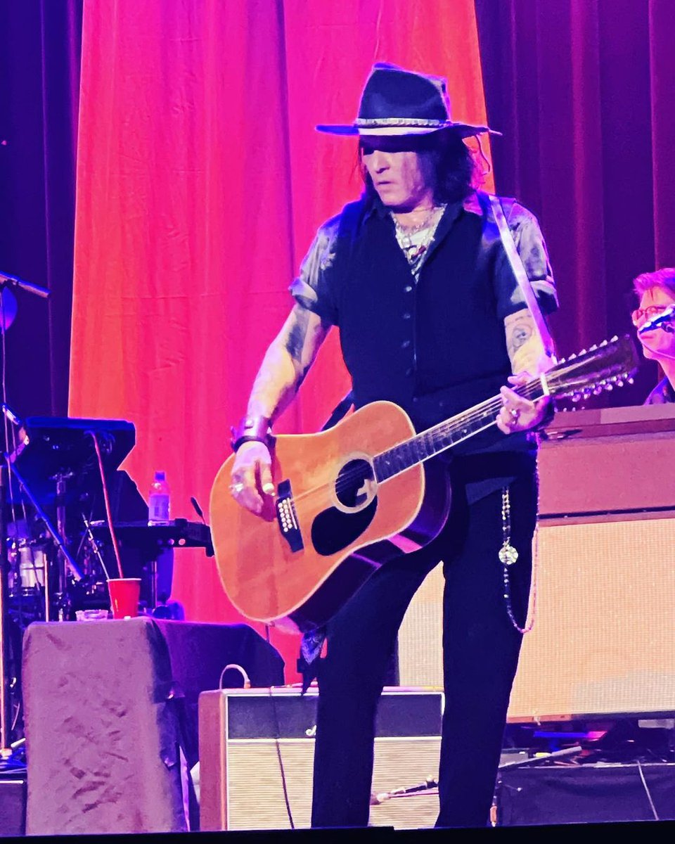 ReemDepp's tweet photo. Johnny Depp at the Pechanga Resort Casino,Pechanga Pkwy, Temecula, CA on November 2nd, 2022 ( via wolf_man_ IG). https://t.co/XP2Kbwm4ii