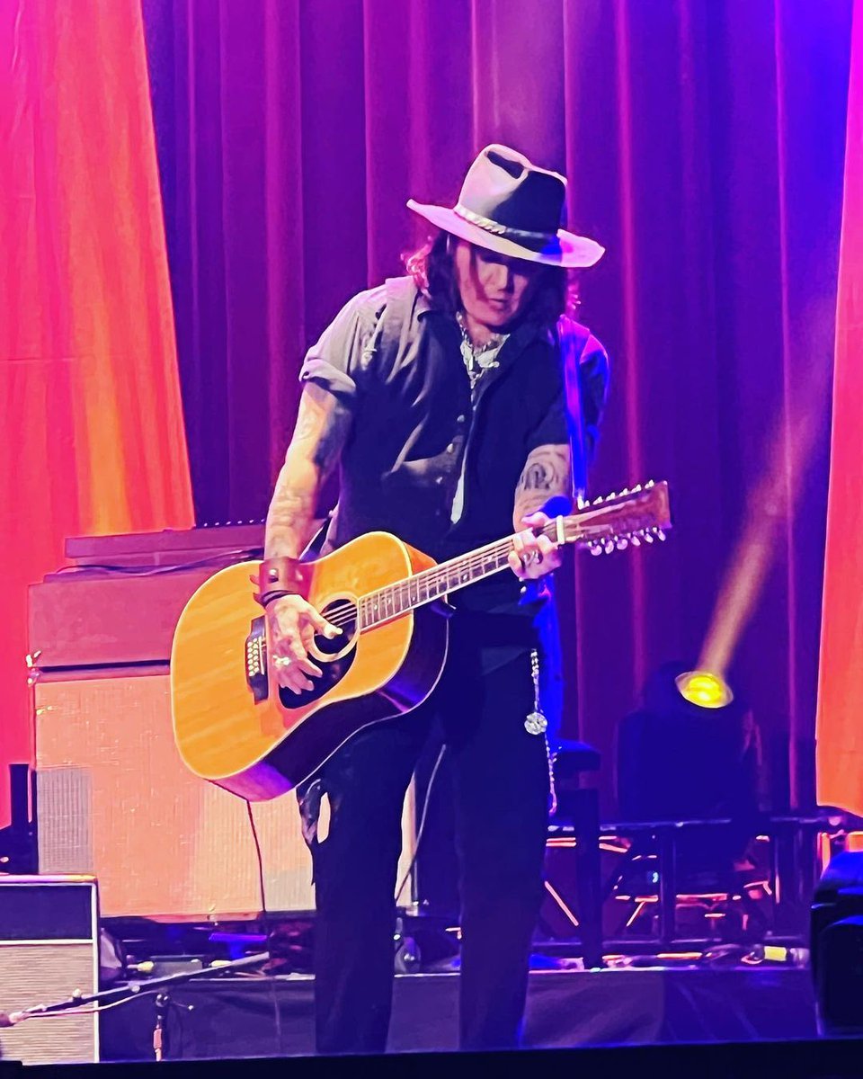 ReemDepp's tweet photo. Johnny Depp at the Pechanga Resort Casino,Pechanga Pkwy, Temecula, CA on November 2nd, 2022 ( via wolf_man_ IG). https://t.co/XP2Kbwm4ii