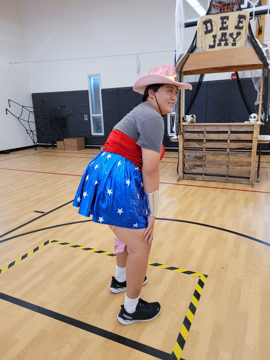 arlingtontechcc's tweet photo. Western Wasteland dance at Arlington Career Center was super fun! We hired a DJ and a mechanical bull, longest record: 14 seconds!! #Western #dance #arlingtoncareercenter #arlingtontech #mechanicalbull https://t.co/aTkakNbIM5