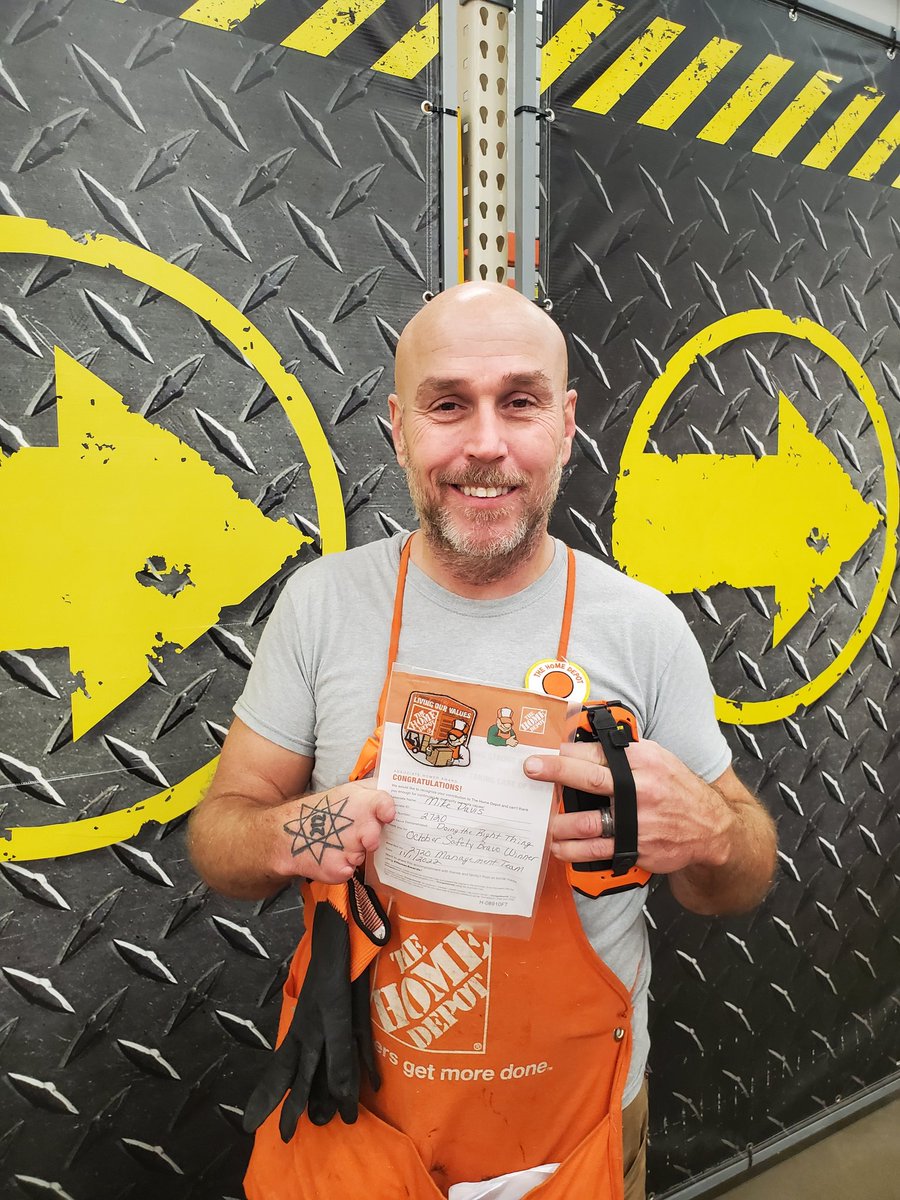 Newer associate Mike was caught playing it safe and he is our safety associate for the month of October! 🎉 @HD2720walker @HDmorrissey @kristenihd @alyssa_bok @scrcoachdm @mischelle_prill @Mdross66 @beck_missy @bobsaniga