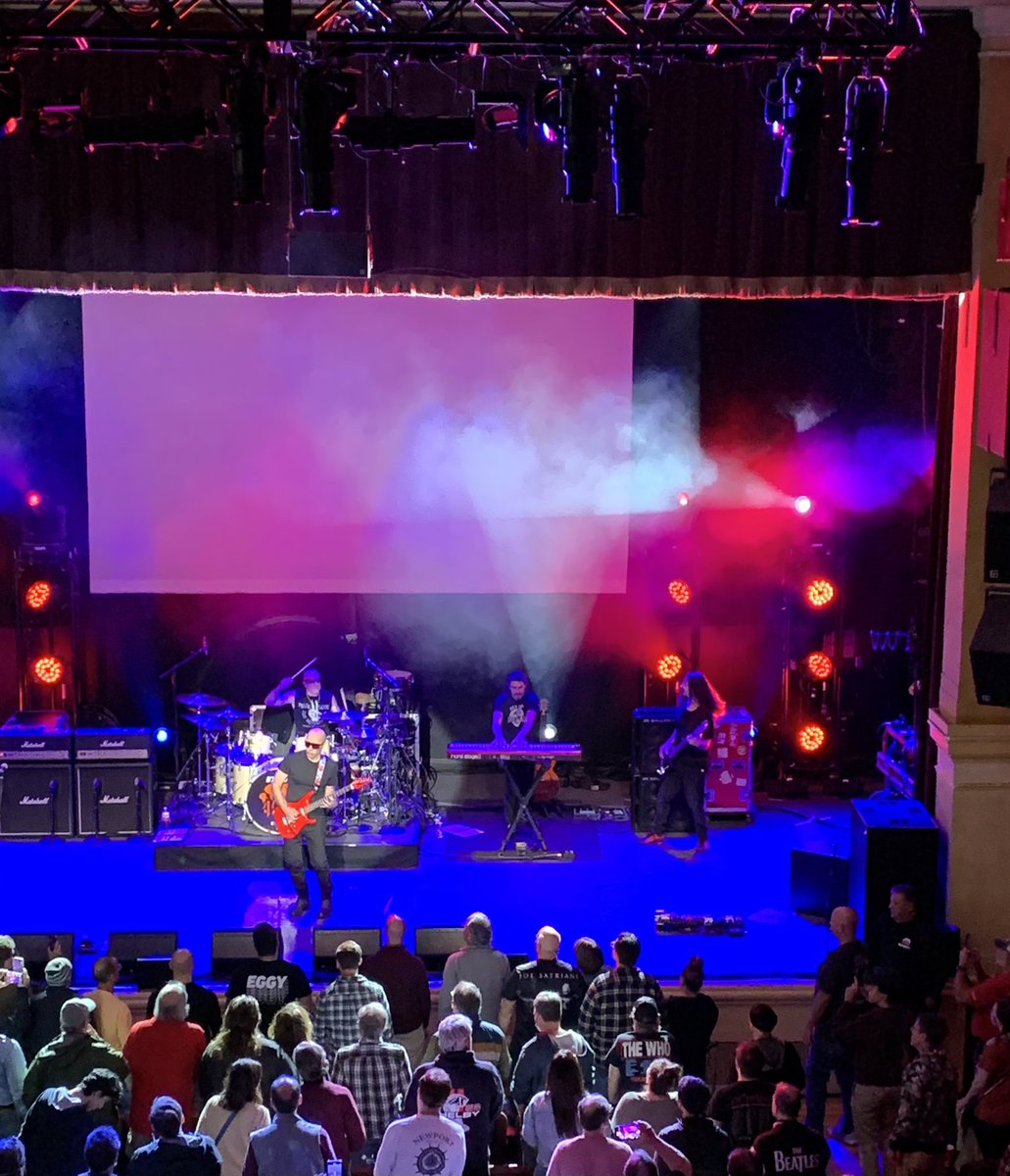 Robot_Bastard's tweet photo. Tonight's concert: @chickenfootjoe at @RPlayhouse #elephantsonmars #alwayswithmealwayswithyou @SkyBlueBirdie https://t.co/gJOnsRz1mE