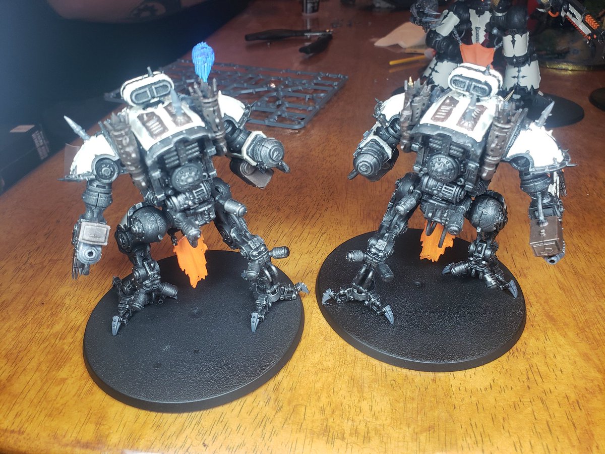 AshTeShortDogo's tweet photo. Took a while to finish these two but after getting my knight done it was about time these needed finishing https://t.co/BcgXKx3me2