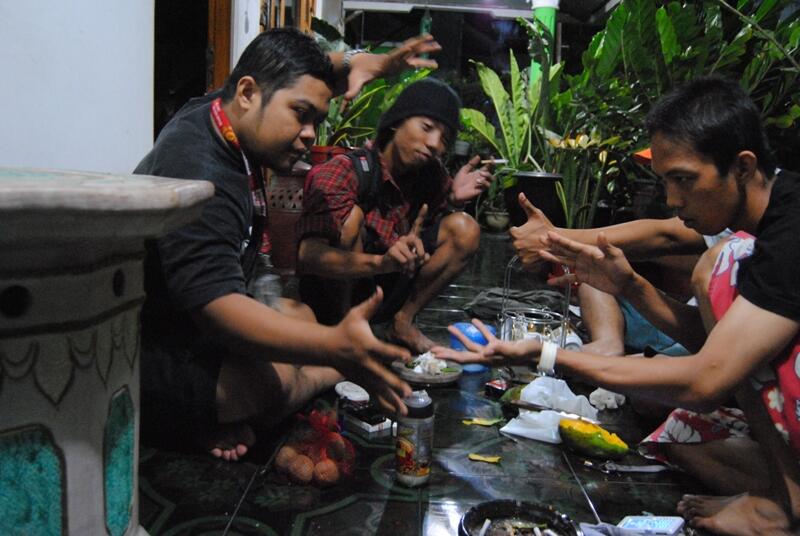 Cc: <a href="/giantcux/">fbrnwn</a> <a href="/teguhdsgn/">Goh Santosa</a> <a href="/theadam_/">will</a>