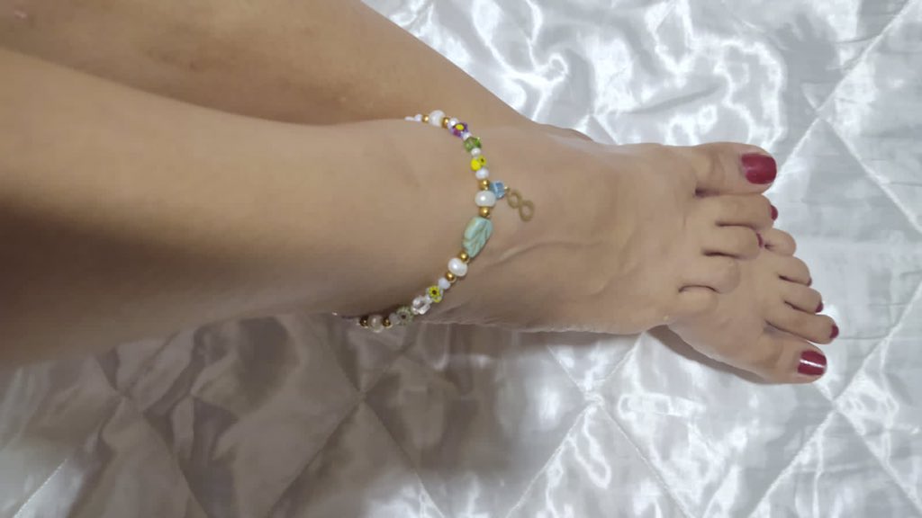 PrettyAngie0913's tweet photo. Quieres ver mas ? #feetfinder #feetfethish #PiesFemeninos #feetpicsforsales #feetworshi̇p #feetpicbuyer #sexyfeets #PiesFemeninos #pieslatinas https://t.co/aYADnJ4kEW