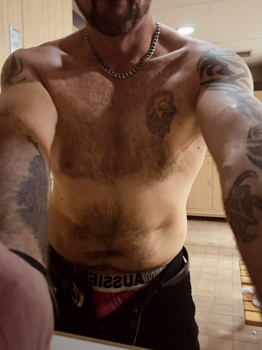 Real_Matt_C's tweet photo. Who’s gunna be my workout buddy? https://t.co/YdgsZvmZIg