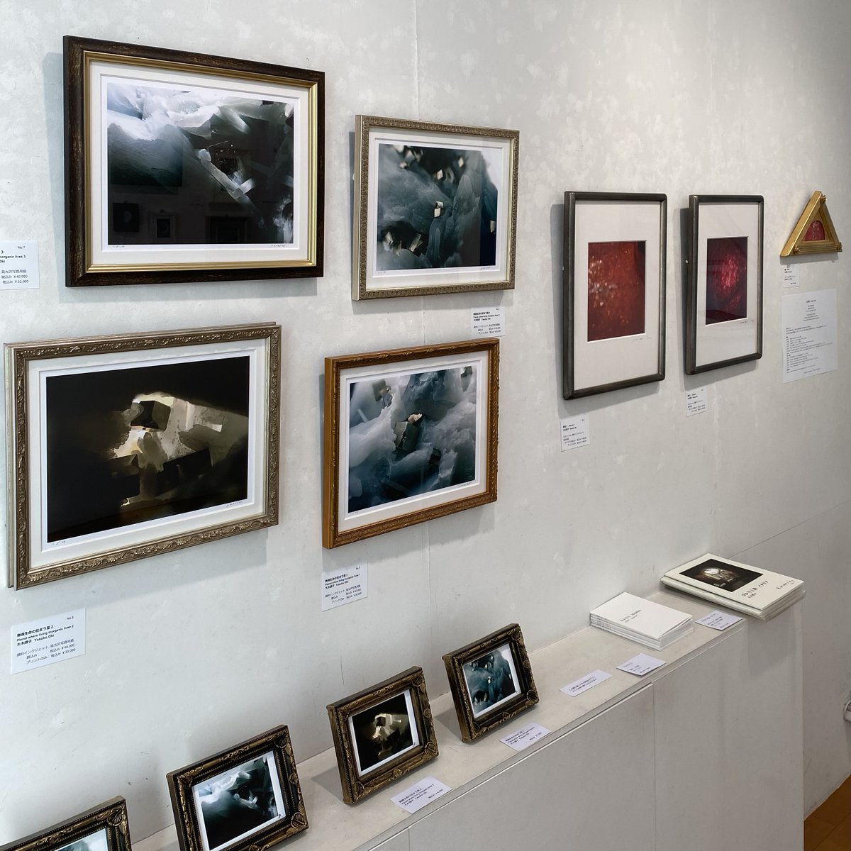 artmall_tokyo's tweet photo. 11月3日(木) Art Mall オープンしました🖼文化の日🎌🌏"A Space Odyssey展"開催中です🌍大木さんIZMINさん夕方迄は在廊中です🌏おまちしています🌍#artmall #アートモール #日本橋 #個展 #三越前 #IZMIN #大木靖子 #鳥飼規世 https://t.co/FjeoCp0wov