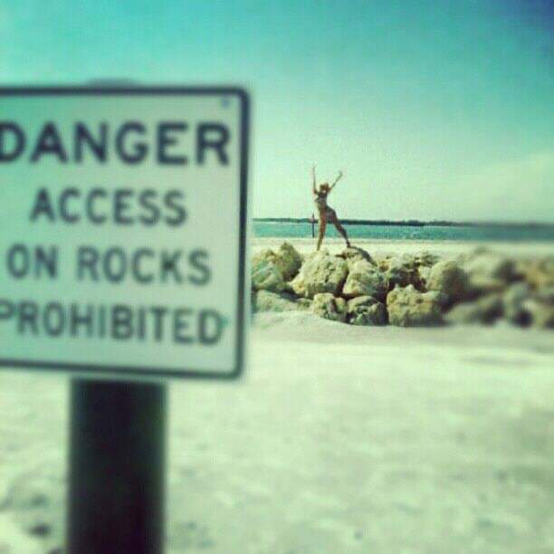 lilmolag's tweet photo. one of my favorite pics ever taken of me 🖤 fort Myers beach around 2010 🐊 https://t.co/cEQPqc2IIJ
