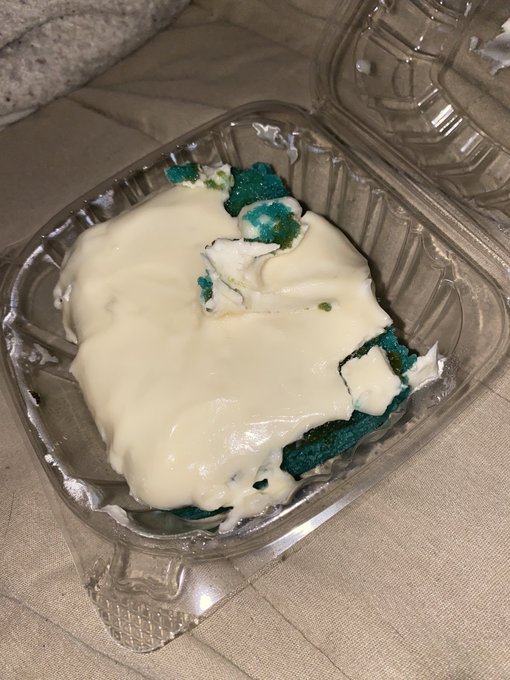 . Mannnn if you stay in Birmingham, go to Ruth&rsquo;s Cafe. And get a blue velvet cake. Mannnn i killed mine<a href="/tag/pvalleystarz"class="tags"><span>#pvalleystarz</span></a>