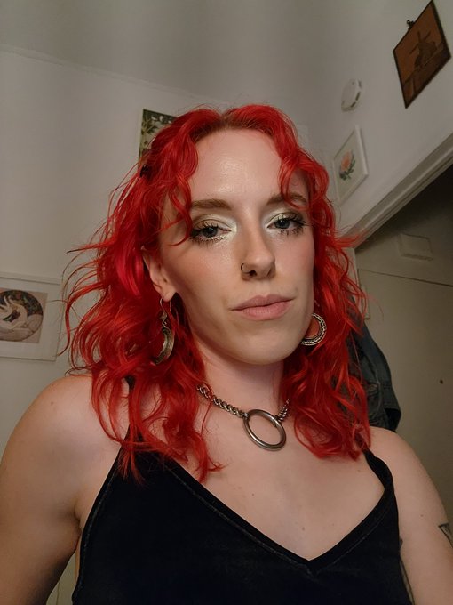 No offense but I look SO hot tonight https://t.co/eB1ptR565Z