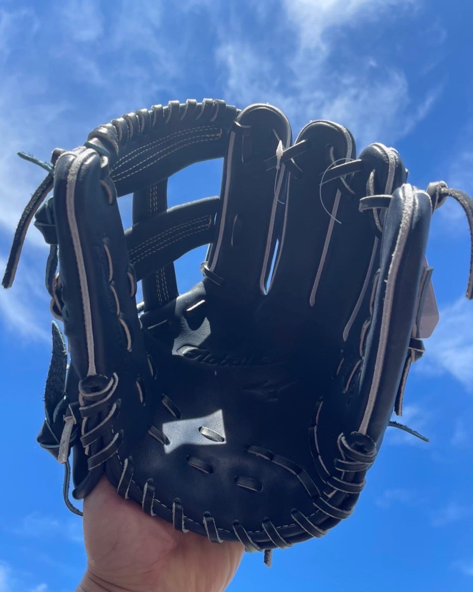 BaseballShopCV's tweet photo. #MIZUNO Global Elite infielder’s glove.

For sale.

#mizunobaseball #mizunobaseballglove #baseballglove #baseball #baseballlife #baseballlifestyle #baseballgloveforsale #baseballshop #baseballstore #customizeglove @mizunobaseball_jp https://t.co/j1I5vMrywl