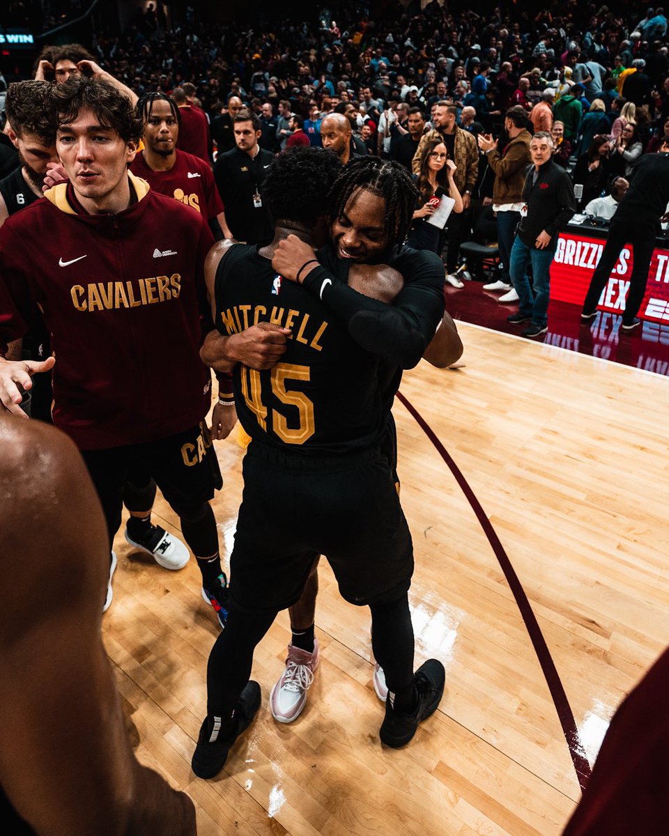spidadmitchell's tweet photo. Missed you kid‼️‼️ @dariusgarland22 https://t.co/s2LPLvGIjR