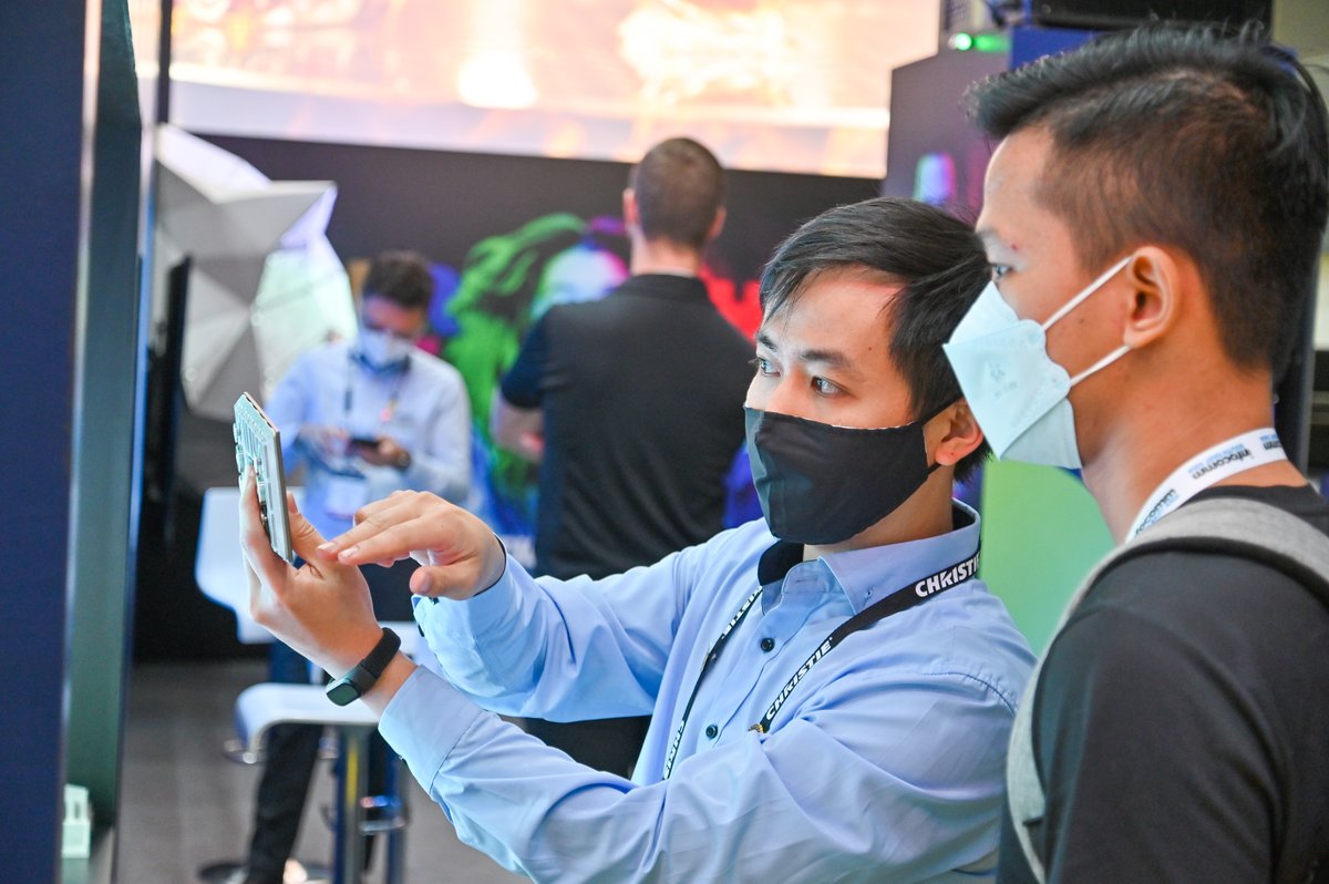 ChristieDigital's tweet image. When you want a high impact #videowall - Christie has everything you need! From LED and LCD displays, to content management tools and fully customizable services and support, we have it all! Talk to us at #InfoCommSEA about our complete solutions or visit: bit.ly/ICSwalls