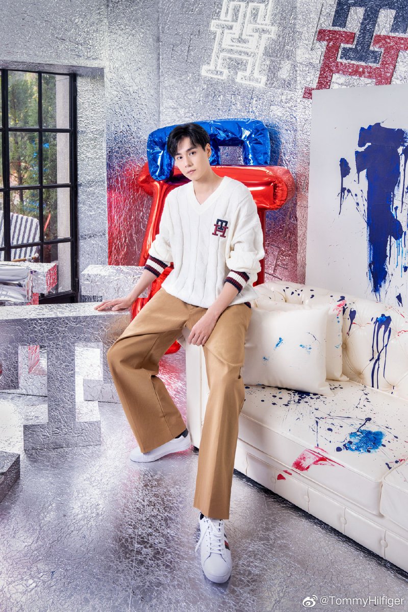 dontmindmeagain's tweet photo. There you are 😊

#HuYitian https://t.co/f1uvAK5oAE