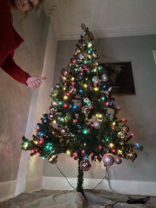 POV of me adjusting my Xmas tree 🎄😂🤙🏻 https://t.co/nYEn6UvaeQ