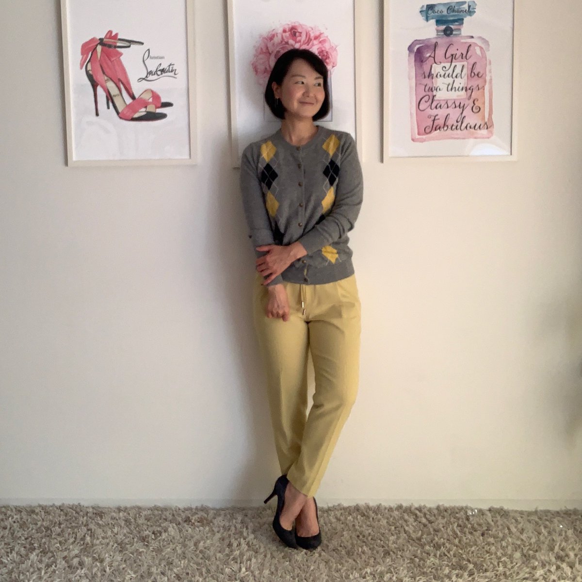 omenterprise's tweet photo. 本日のコーデ♪
今日はシンプルにしました。
大人シンプル。
ポイントはパンツの色と
アーガイルの色を合わせたとこ。
⭐︎Cloth:
Tops: #mackintoshphilospphy
Pants: #marinique
Shoes: #Karminemode
Earings: #Awsomestore
⭐︎Perfume:
#SalvatoreFerragamo: #Signorina https://t.co/3ildlOJ7Gv