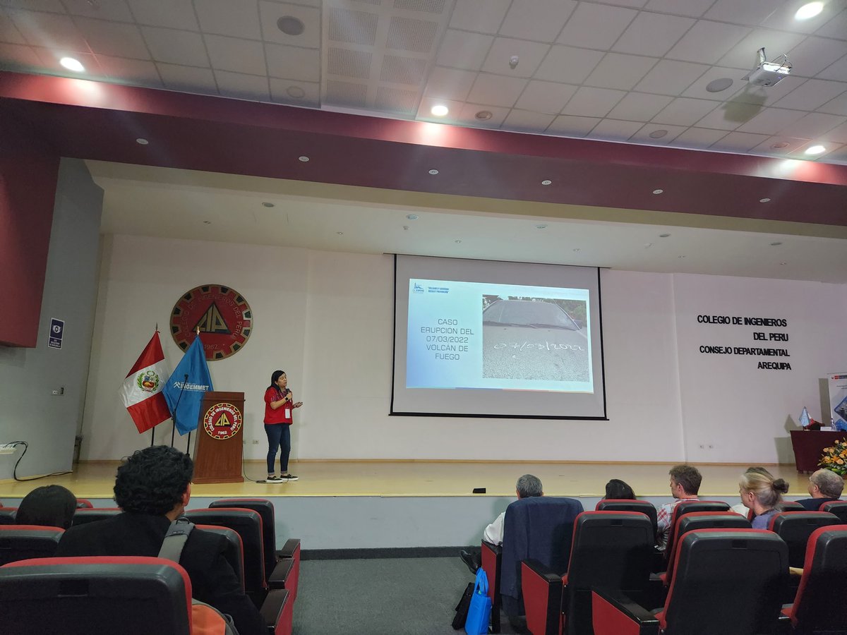 v_ainilli7a's tweet photo. Hoy estuvimos hablando de Fuego y presentando nuestros posters de Pacaya en el IX foro internacional de peligros volcánicos @Dulxita12 
Sobre todo aprendiendo mucho 🌋🇵🇪 https://t.co/jZkio6es8P