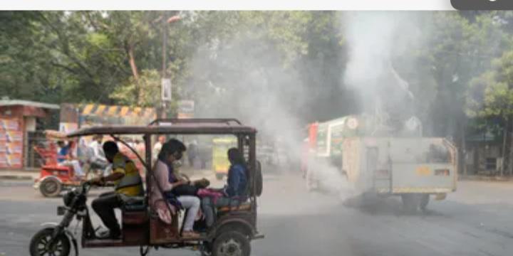 chitrakoot24's tweet photo. कैसे लें सांस885 AQI के साथ दिल्ली की स्थिति बेहद गंभीर https://t.co/f40550AdGf https://t.co/xoYbNyQoJv
