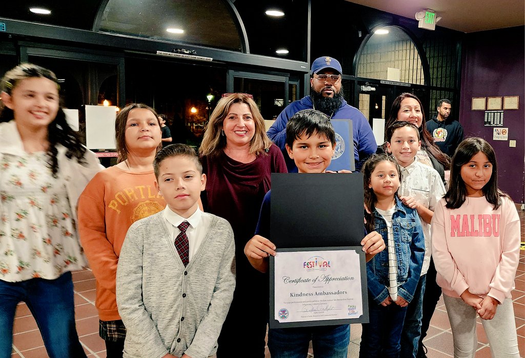 CNSLR_Nina's tweet photo. @CooleyRancher @sbparksandrec honored Kindness Ambassadors.  A HUGE THANK YOU to our Superintendent, @DrFrankMiranda 4 always being by our side and supporting our kids! He truly is a leader that's HERE with us and for our kids! Most of all,TY @ChordsE for making this all possible https://t.co/RNNSNgjUTE