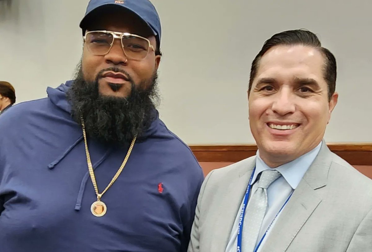 CNSLR_Nina's tweet photo. @CooleyRancher @sbparksandrec honored Kindness Ambassadors.  A HUGE THANK YOU to our Superintendent, @DrFrankMiranda 4 always being by our side and supporting our kids! He truly is a leader that's HERE with us and for our kids! Most of all,TY @ChordsE for making this all possible https://t.co/RNNSNgjUTE