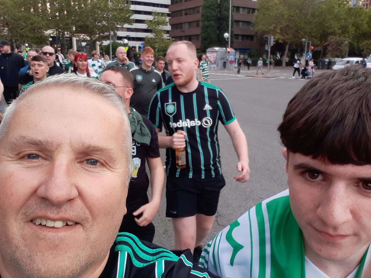 bryso1888's tweet photo. @ronshan7 Brilliant atmosphere gerry bhoy 🍀🍀🍀 https://t.co/J9vziuvyjx