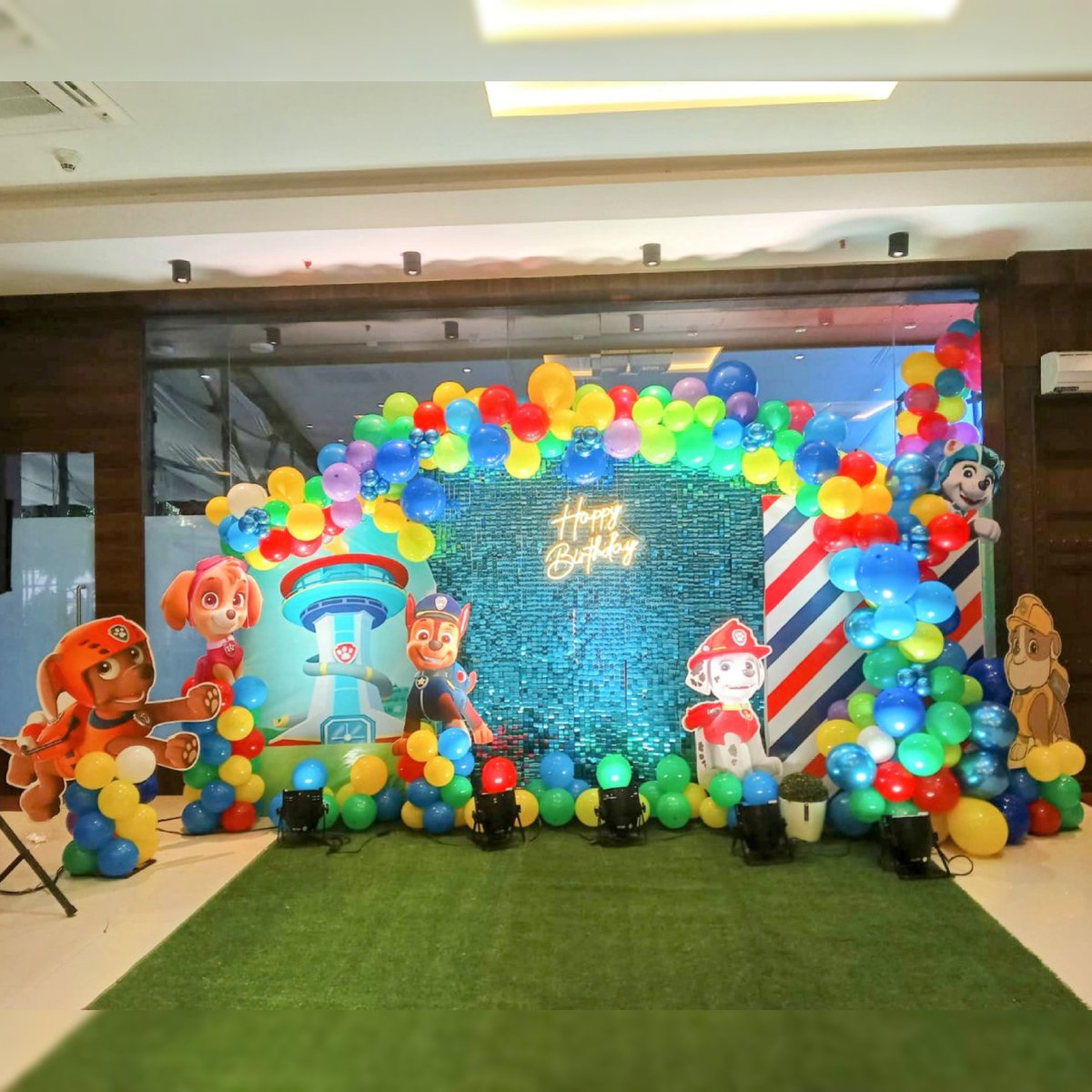 hippityhopstore's tweet photo. Paw patrol themed decorations

#pawpatrol #pawpatrolparty #pawpatrolbirthday #pawpatrolpartyideas #pawpatroltheme #partydecorations #partysetup #eventdesign #stagesetup #themedstage https://t.co/2Gty4SsEHR