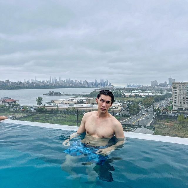 HunsaFanclub's tweet photo. ตกยัง ไม่ได้หมายถึงฝนนะ หมายถึงเธออ่ะ ตกหลุมรักเรายัง
 #มิวศุภศิษฏ์ https://t.co/kbsV9qnzye