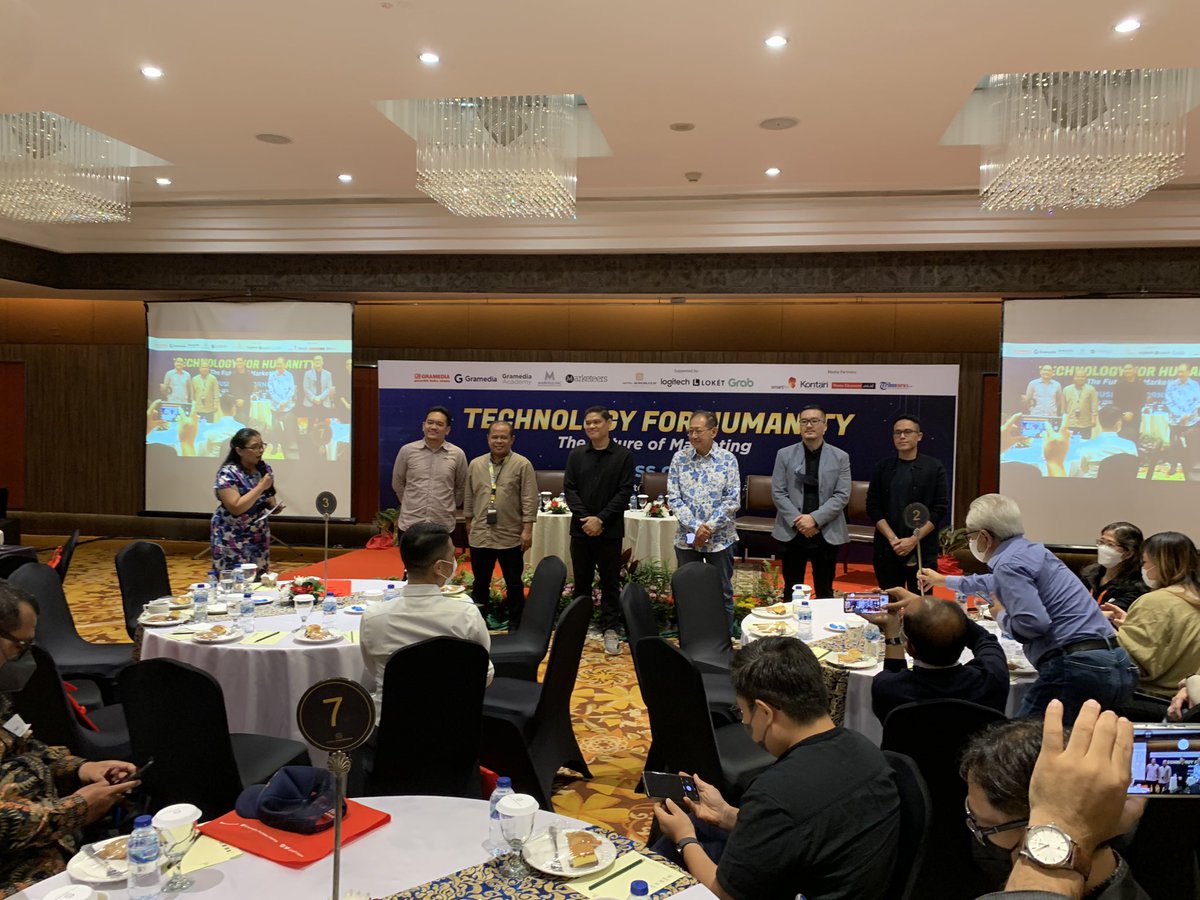 bukugpu's tweet image. 📝 Pembicara acara hari ini, Hermawan Kartajaya, Iwan Setiawan, Heri Darmawan, Roy Nugroho, Adi Ekatama, dengan moderator Andi Tarigan. #bukugpu #TechnologyForHumanity