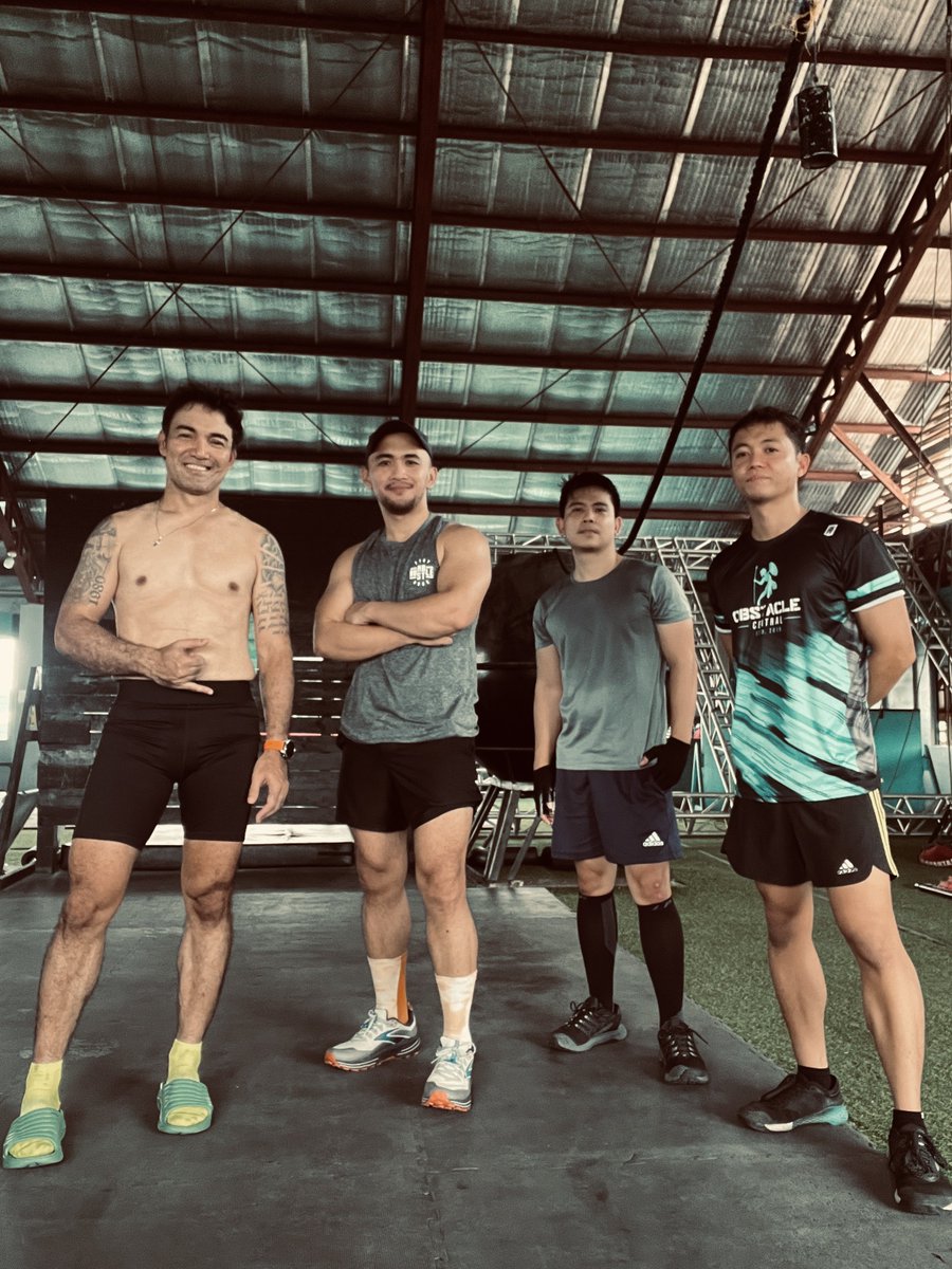 chaks_1980's tweet photo. last training day before the race! #ObstacleCentral @francisoliver https://t.co/8bmqab3nBh