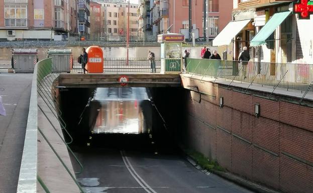 AireNecesitas's tweet photo. @VaProyecta Valladolid, Ciudad del cine... DE TERROR...

Sigan aplaudiendo a ver si les cae algo...

Como arquitectos, estan en las antipodas de la realidad https://t.co/uHS1CVnfR6