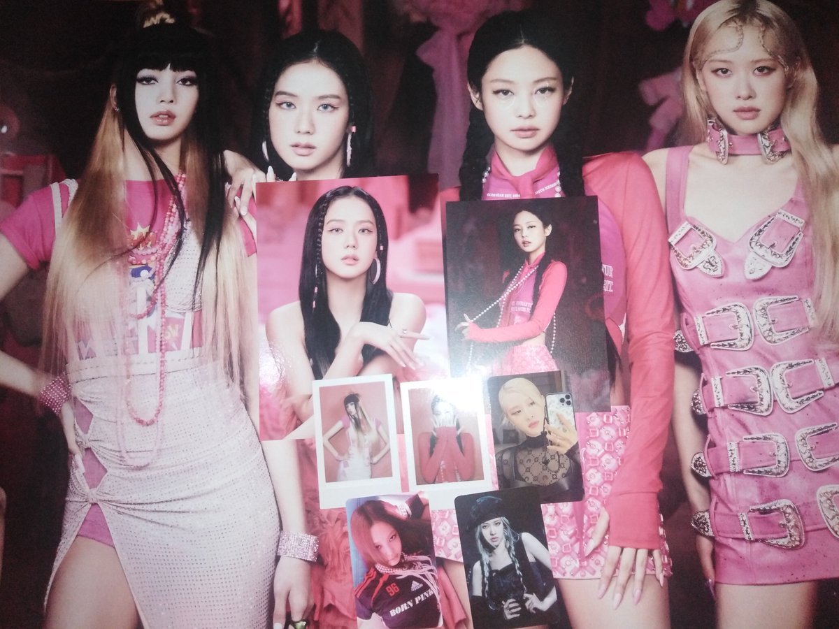 Marry_Me_Rosie's tweet photo. My album arrived today and I literally screamed at my pulls 🤧😂😭 I got one of the Rosé pc I want and I got ot4 too @BLACKPINK. The pob is Chaennie which I requested and the seller gave it to me. Thank you so much 💕 @xerishoppe (seller is super nice, recommended to buy here) https://t.co/J3SwOsPNBp