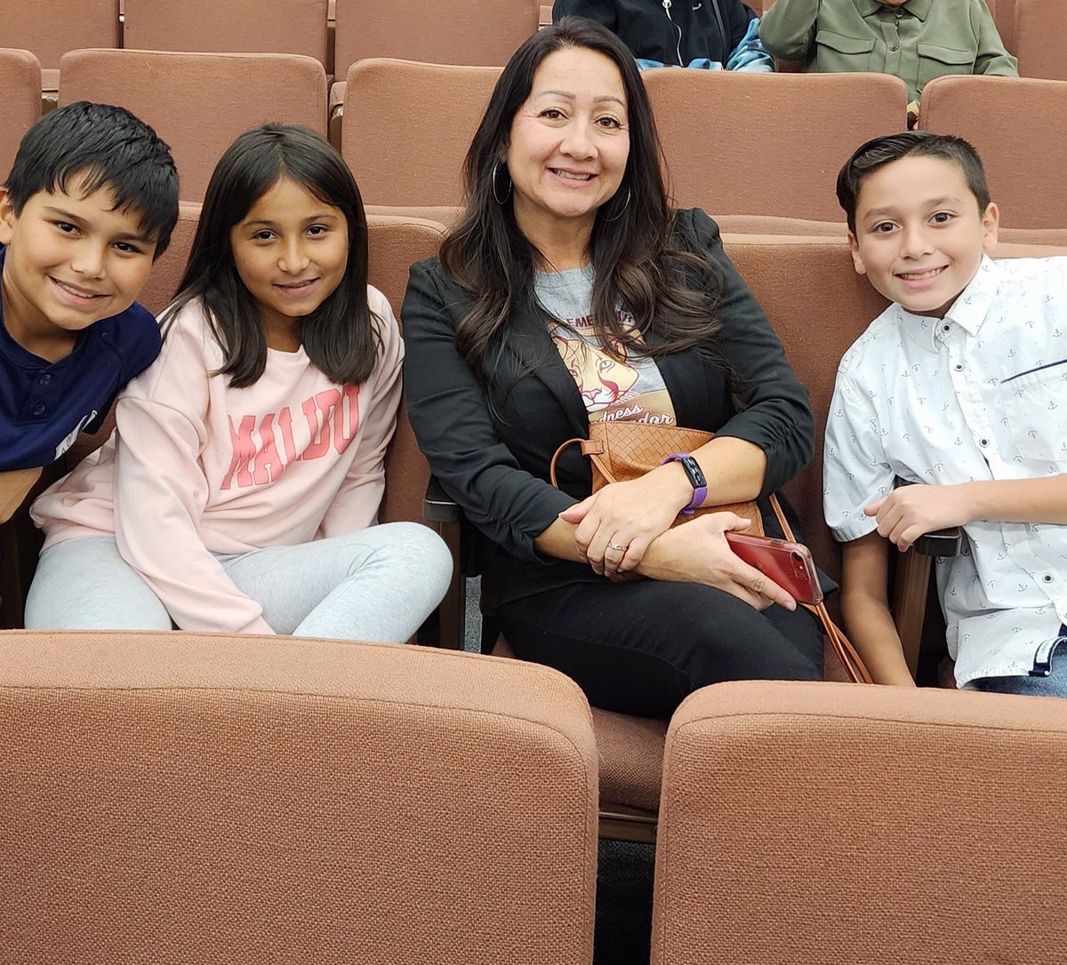 CNSLR_Nina's tweet photo. The biggest THANK YOU to all our parents who make all of this possible by giving their time &amp; bringing the kids to all these events! THIS IS OUR @CooleyRancher village! Parents- WE ❤️ &amp;APPRECIATE YOU! I can't wait for us to start our PARENT RAP W/ @Chordseyp @ChordsE LET'S GO https://t.co/FIk8SNKXl0
