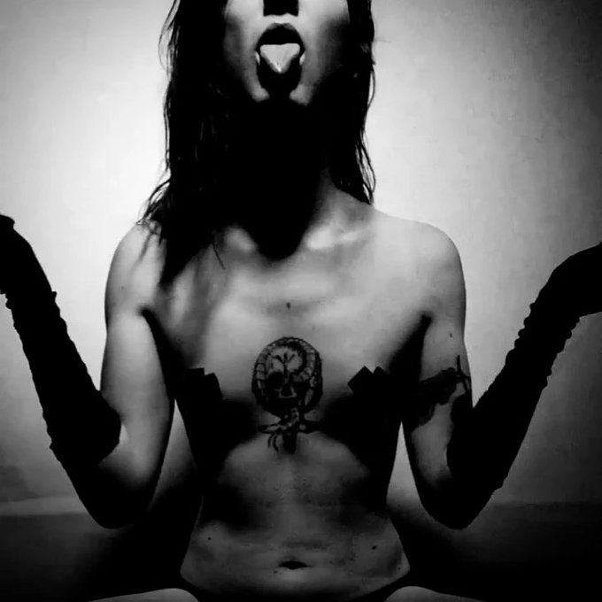 "Galileo..." 🖤✨️ https://t.co/c1nc5vE1qW<a href="/tag/space"class="tags"><span>#space</span></a><a href="/tag/science"class="tags"><span>#science</span></a><a href="/tag/tgirlselfie"class="tags"><span>#tgirlselfie</span></a>