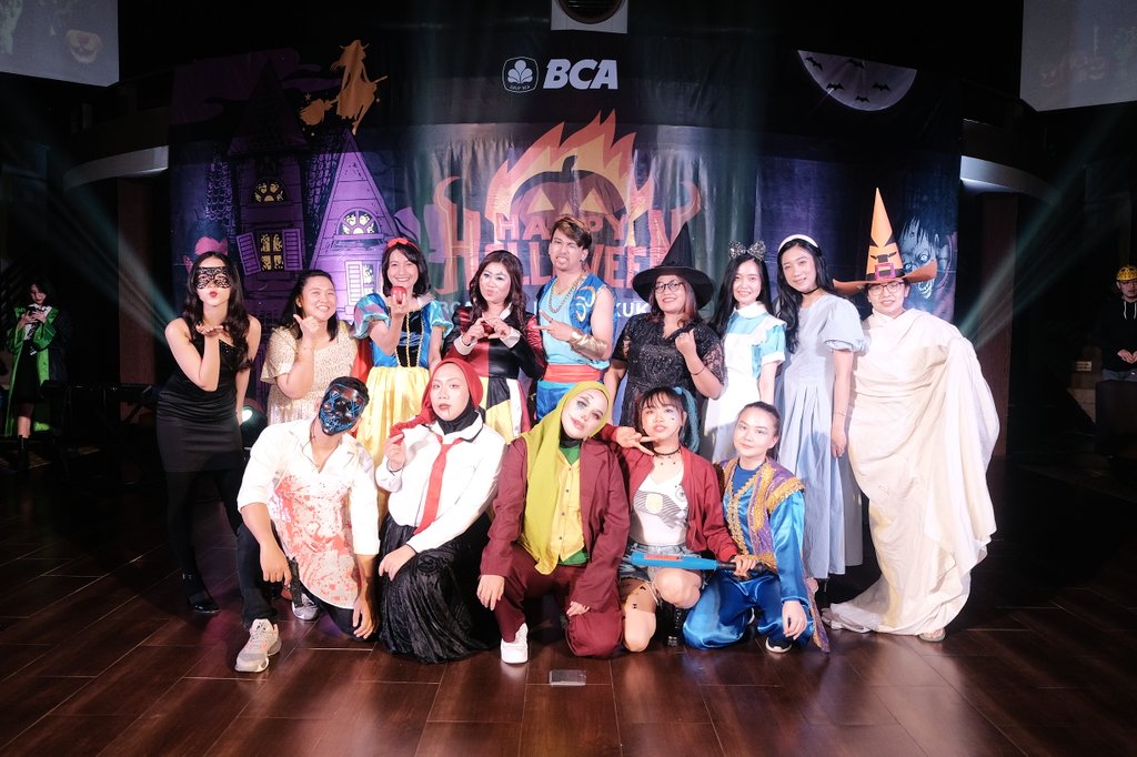 InYurDream's tweet photo. 'Bout Halloween Partyy🙈 https://t.co/EejuVc34lG