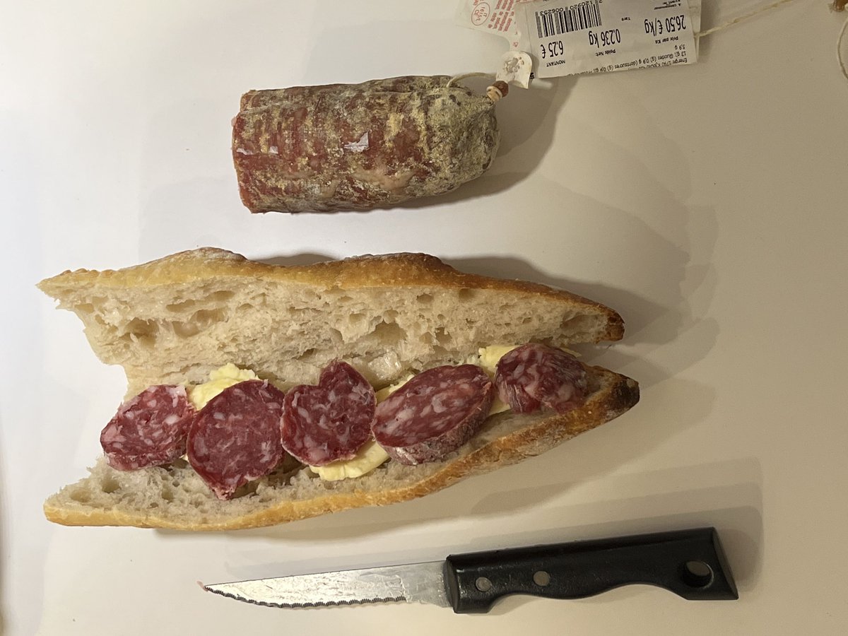MoveEat's tweet photo. Faim de nuit. Saucisson Bertolin pur porc de La Vallée d’Aoste acheté chez Eataly dans Le Marais. Pain, vin https://t.co/gijy7eq1qf