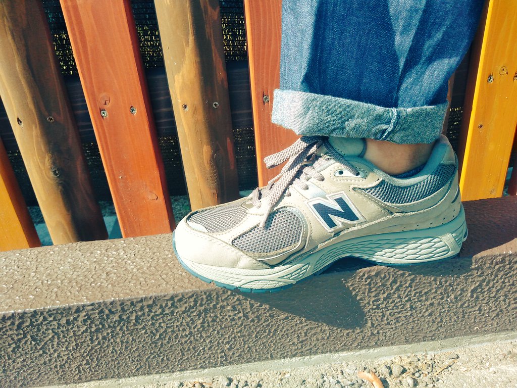 matsupearljam's tweet photo. 今日のマイNB👟
おそらく来春まで出番なさそうなので今年のラスト履き(真冬は通気性堯すぎて寒し)
#ニューバランス
#ML2002R https://t.co/MaiyqcsxsA