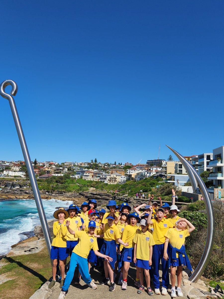 Caught on Sculptures by the Sea, Stage 3 loved their stroll to the local. Couldn't have picked a better day! Have fun tomorrow Kindy 😀
#sculpturebythesea <a href="/sculpturebysea/">Sculpture by the Sea</a> #artappreciation #education