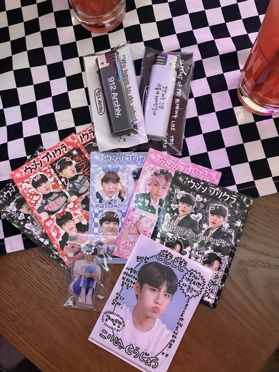 loveab6ix_0522's tweet photo. 너드플래닛
#912_Archiv #박우진
웅이생카 못가서 슬펐는데 우진이생카로 너플도 가서 웅이 포스터도 보고 또 음료도 먹어보고싶었는데 여기 진짜 분위기도 그렇고 다 장난아님 내취향ㅠㅠ 그리고 이번에도 럭드에 2만원,,! 근데 너무 다 이뻣어.. 👍🏻👍🏻 너플 열어주신분들도 감사합니다❣️ https://t.co/KpZ8yfKdxo