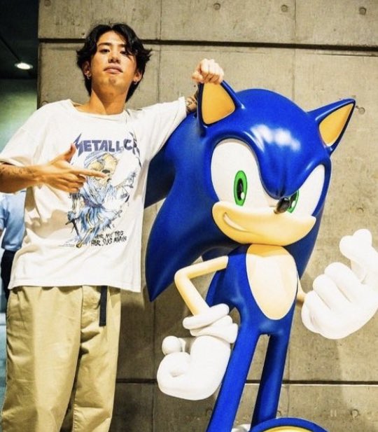 rocqnow's tweet photo. 【速報】ONE OK ROCK の公式インスタグラムが更新。あす11月4日19時(日本時間) に何かしらの発表があることが明かされた。ワンオクは先日新たなMVを撮影したことを公表していたが、今回のアナウンスと関連があるかは不明。新曲「Vandalize」が主題歌のゲーム『ソニックフロンティア』に関する発表か？ https://t.co/rBctQpuHt9
