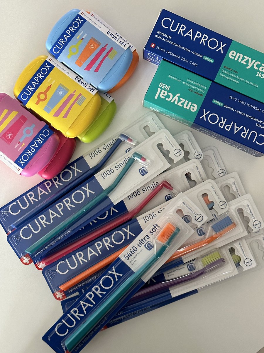 #rt추첨 큐라덴에서 감사하다고 선물을  보내주셨는데 한 박스나 보내주셨고...🥹🥹 좋은건 다같이 써야된다구 생각하기때문에 알티 해주시면 트래블세트1개, 1006칫솔 1개, 5460칫솔 1개씩 3분 보내드릴게요...🥹🥹 큐라덴 알러부..🥹💗