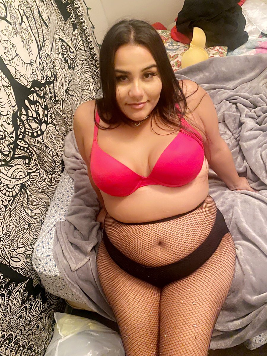 thiccckims's tweet photo. rt if you’d fuckk @letittt___ 😏💦 https://t.co/ZcOD9yUSUx