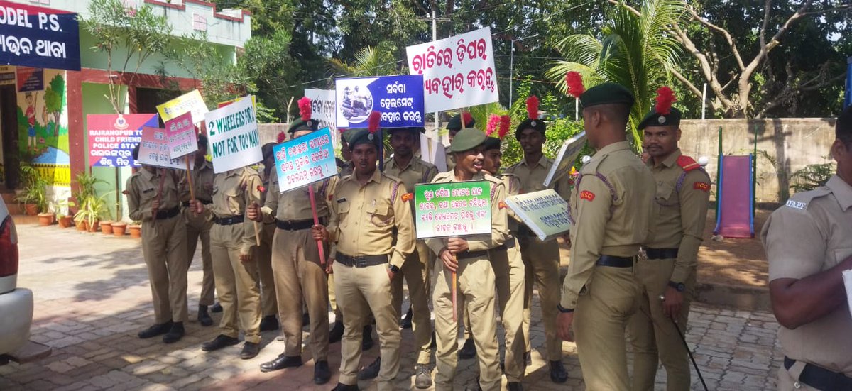 NCC Cadets of 14 Odisha Battalion NCC, Keonjhar from Rairangpur College along with the Local Traffic Police have participated in the "Awareness Campaign on Road Safety" in Rairangpur on 02 Nov 2022.
#hirakudwarriors 
#kalinga_sagar 
<a href="/DistAdmKeonjhar/">District Administration,Keonjhar</a>
<a href="/RTO_KEONJHAR/">RTO KEONJHAR</a>
<a href="/spkeonjhar/">SP Keonjhar</a>