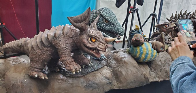 ゴジばんのステージやってる時間なのね。
うわーーバランとバトラ可愛いww 