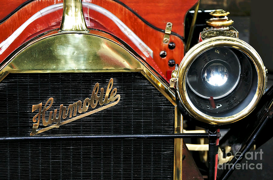 KayeMenner's tweet photo. #1910 #Hupmobile #Model20 #Grill #Emblem Print by Kaye Menner #photography #prints #lovely #products at https://t.co/aBQrTrtC7V https://t.co/VwTjv1yiG7